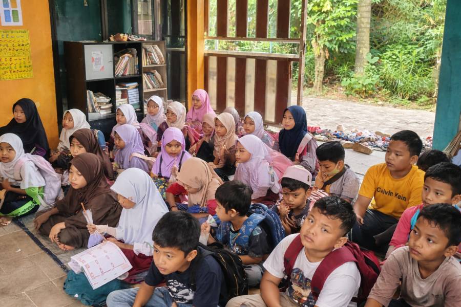 dampak program Yayasan Bina Bangsa Berdikari di komunitas Desa Cikuya Kecamatan Solear